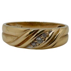 Men's 14 Karat Yellow Gold Wave Band, Size 11, 0.07ct Diamonds