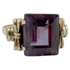 Synthetic Step-Cut Alexandrite, 14 Karat Yellow Gold, Bow Detailing Ring