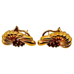 14 Karat Yellow Gold Free Form Scallop Garnet Cluster Omega Back Earrings