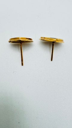 Pendientes de oro amarillo de 14 quilates con ónix de talla «trillion», 1,65 gramos