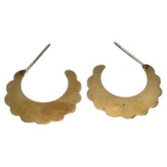 14 Karat Yellow Gold Flat Hoop Earring with Scallop Edge