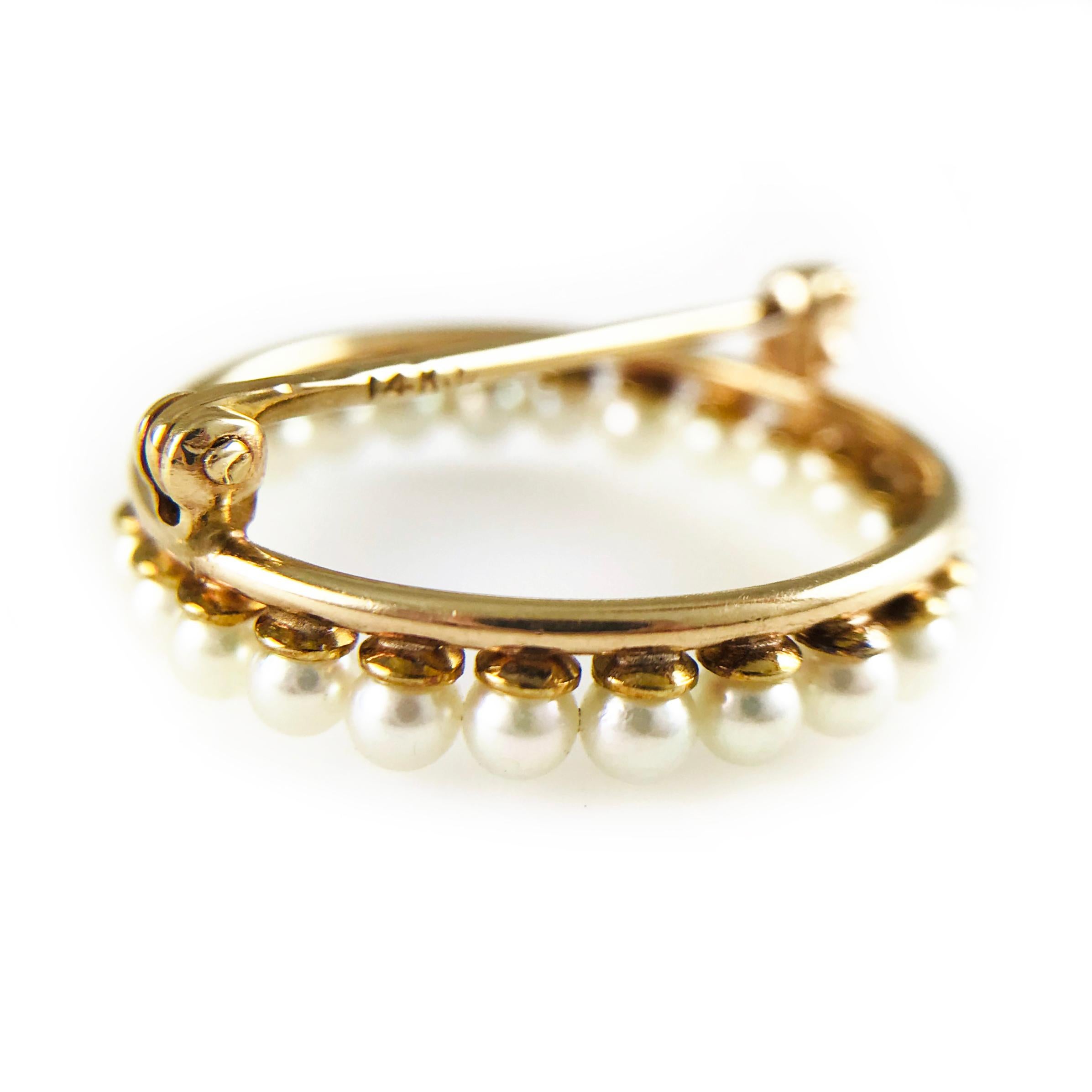 Round Cut Victorian 14 Karat Gold Ring of Pearls Pin For Sale