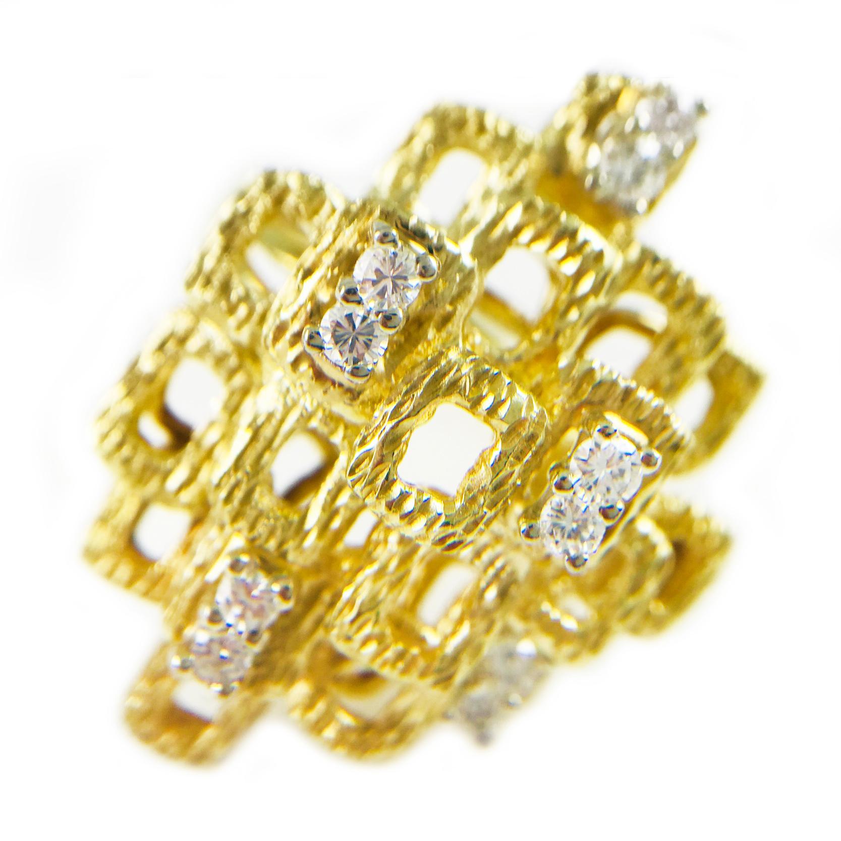 Gelber strukturierter Gold-Diamantring, ca. 1980er Jahre (Rundschliff) im Angebot