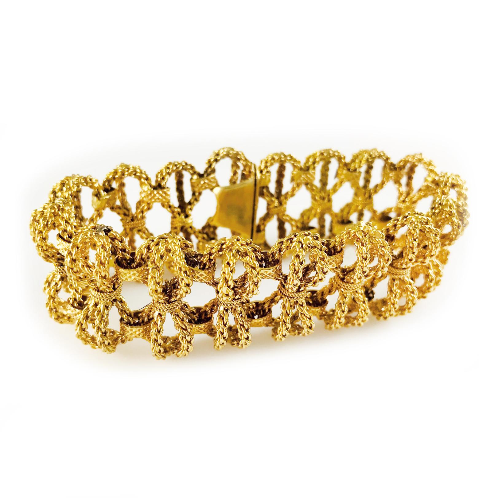 Romantic 18 Karat Gold Rope-Style Bow Bracelet For Sale