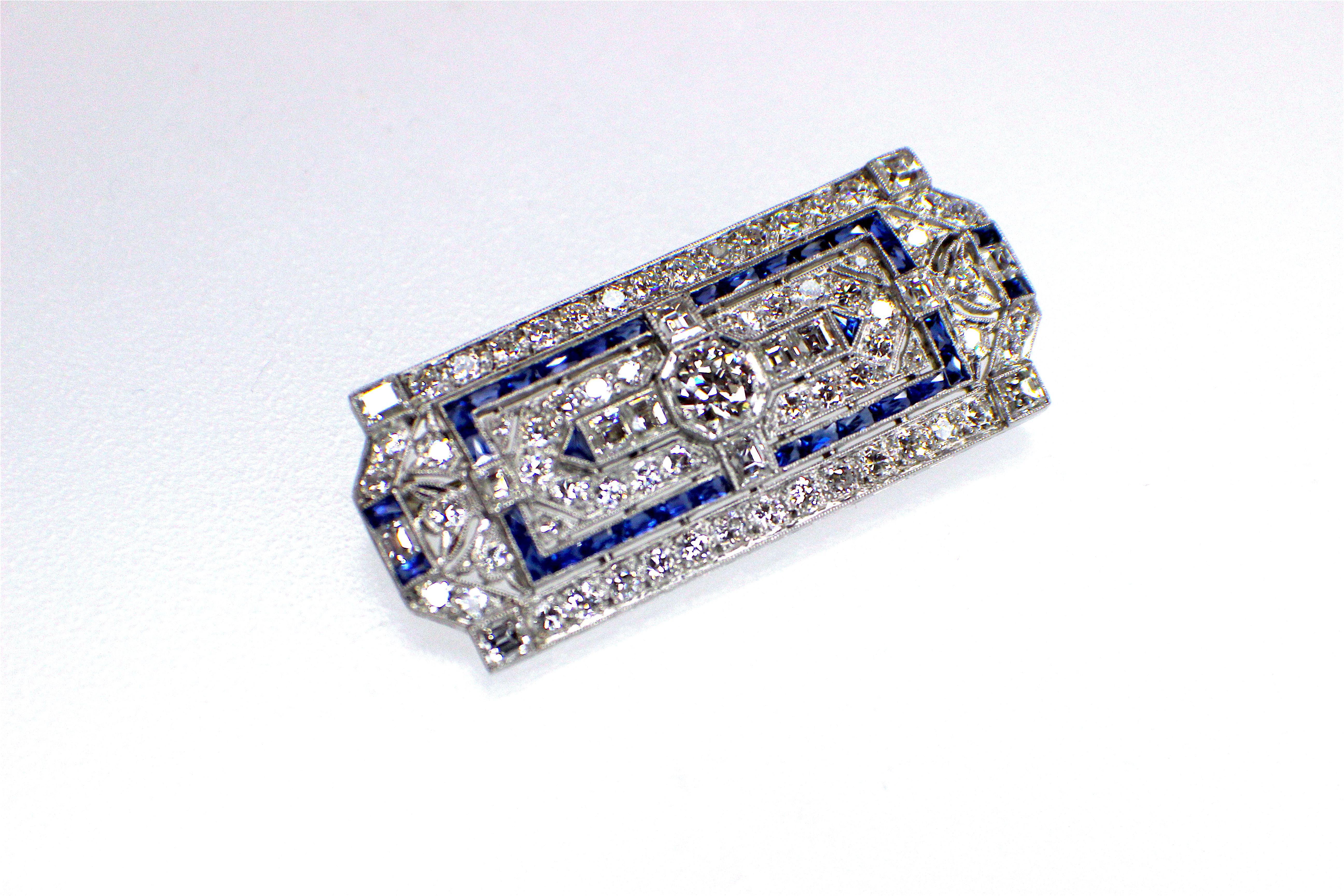 Round Cut GEMOLITHOS Art Deco Sapphire and Diamond Brooch, 1920s