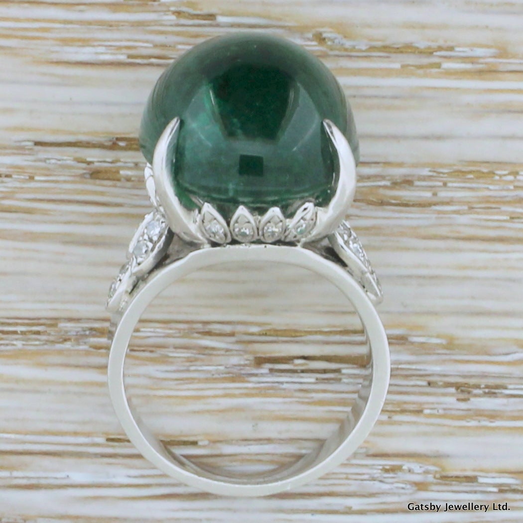 Mid Century 23.50 Carat Cabochon Zambian Emerald Gold Ring In Excellent Condition In Theydon Bois, Essex