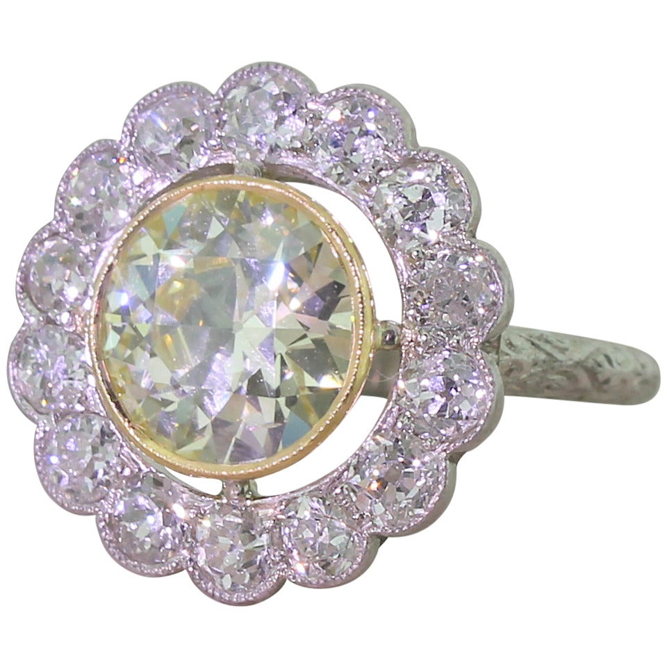 Stunning 4.50 Carats Fancy Old Cut Diamonds Gold Cluster Ring