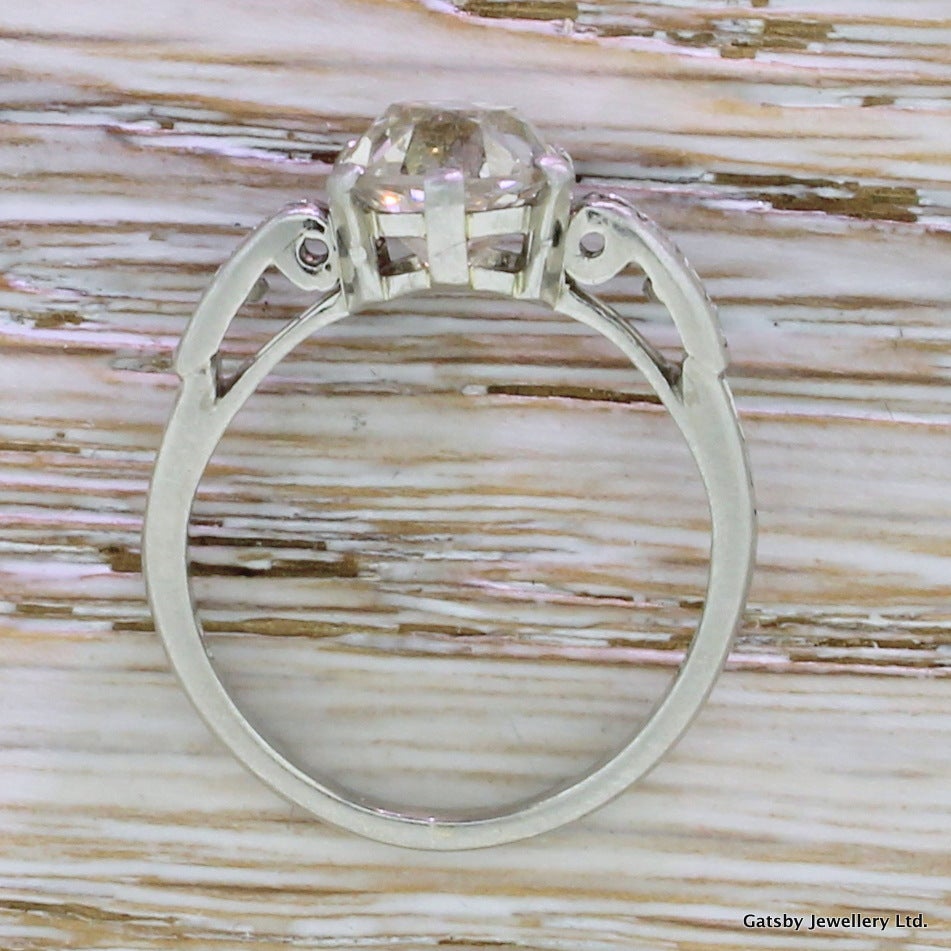 Women's Art Deco 2.20 Carat Round Old Cut Diamond Platinum Engagement Ring