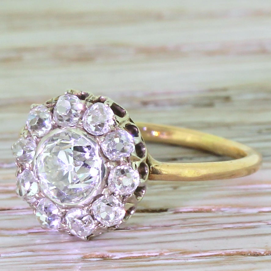 Early 20th Century 1.95 Carat Old Cut Diamond Gold Target Cluster Ring 2