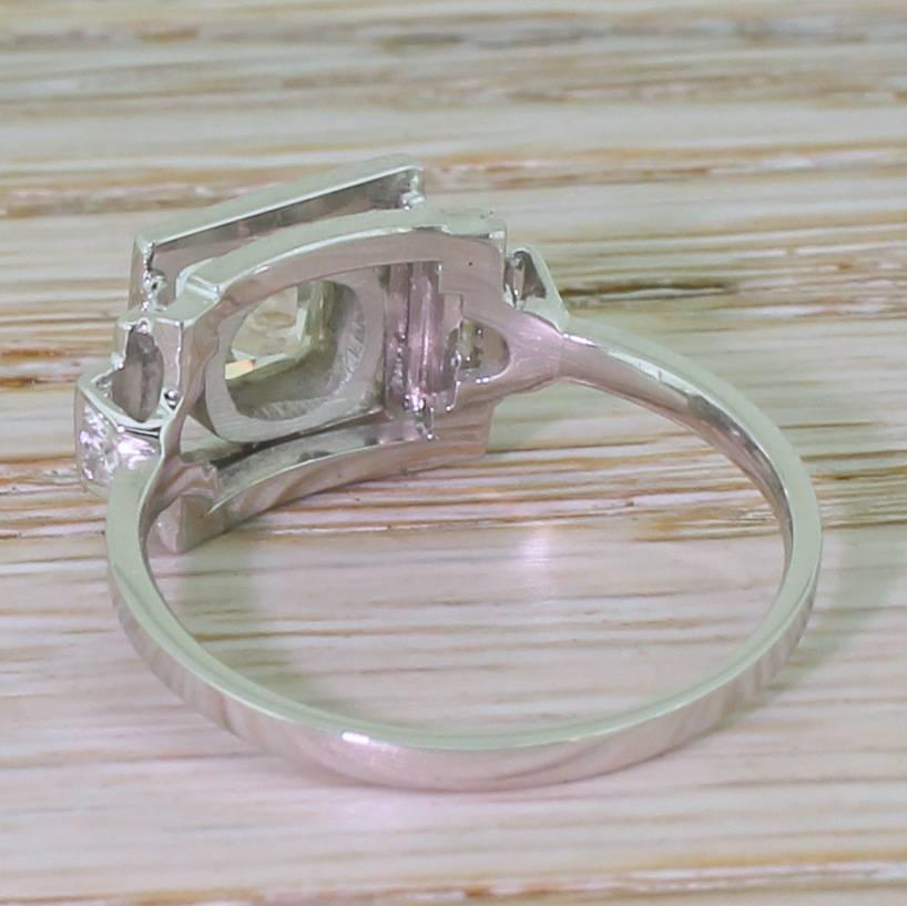 Art Deco 0.90 Carat Old Cut Diamond Solitaire Ring In Excellent Condition For Sale In Theydon Bois, Essex