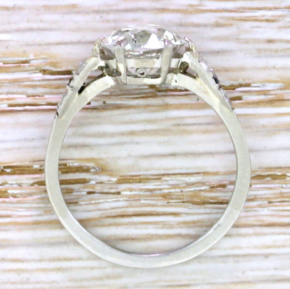 Women's Art Deco 2.26 Carat Old Cut Diamond Platinum Engagement Ring