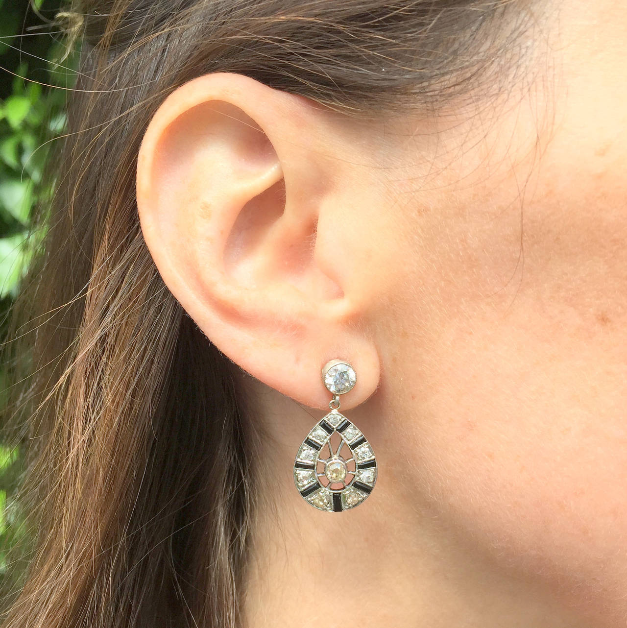 1930s Art Deco 1.84 Carat Old Cut Diamond Onyx Drop Earrings