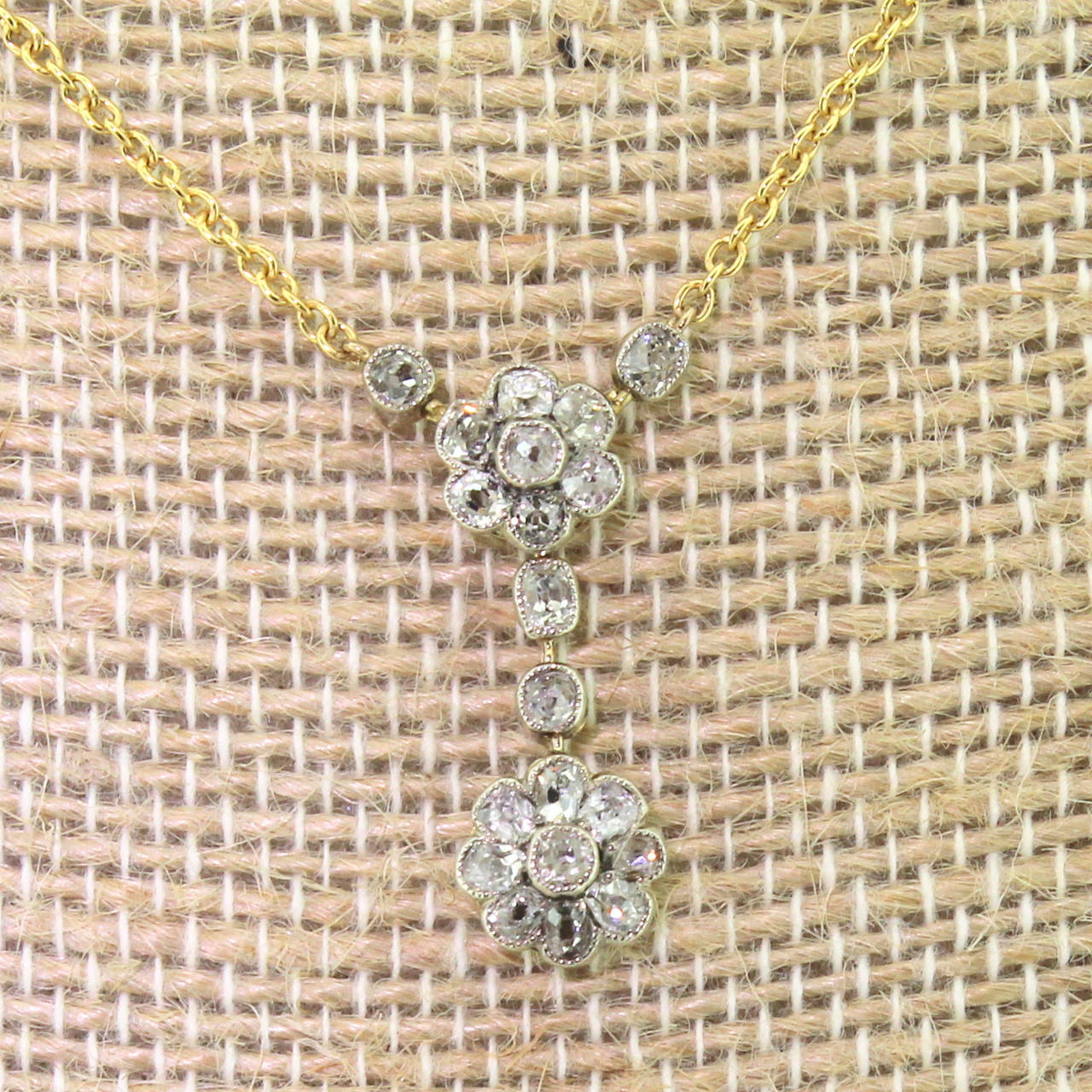 Edwardian Old Cut Diamond Double Daisy Pendant Necklace c1905 In Excellent Condition In Theydon Bois, Essex