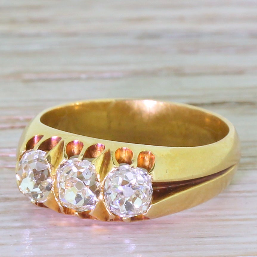 Victorian 1.50 Carat Old Cut Diamond Gold Trilogy Ring For Sale 2