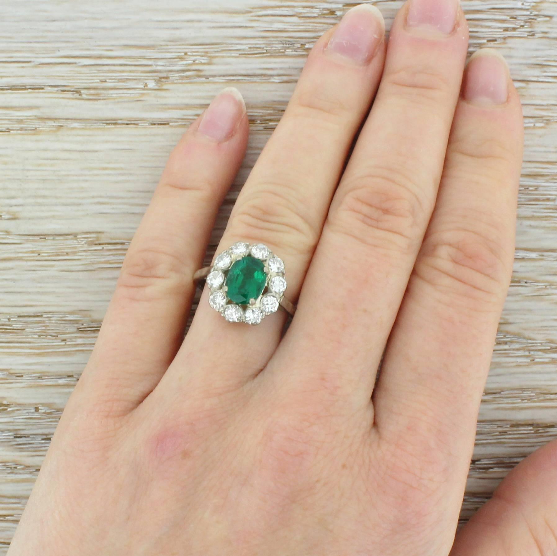 Late 20th Century 1.43 Carat Colombian Emerald & Diamond White Gold Cluster Ring For Sale 1