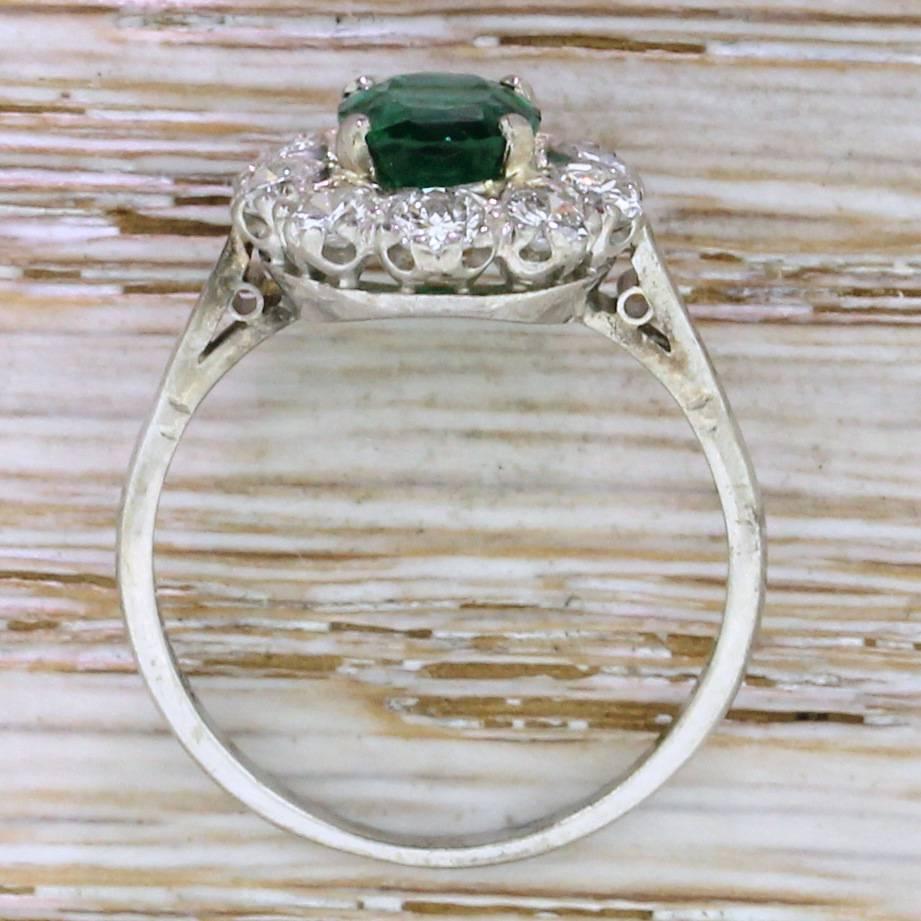 Women's Late 20th Century 1.43 Carat Colombian Emerald & Diamond White Gold Cluster Ring For Sale