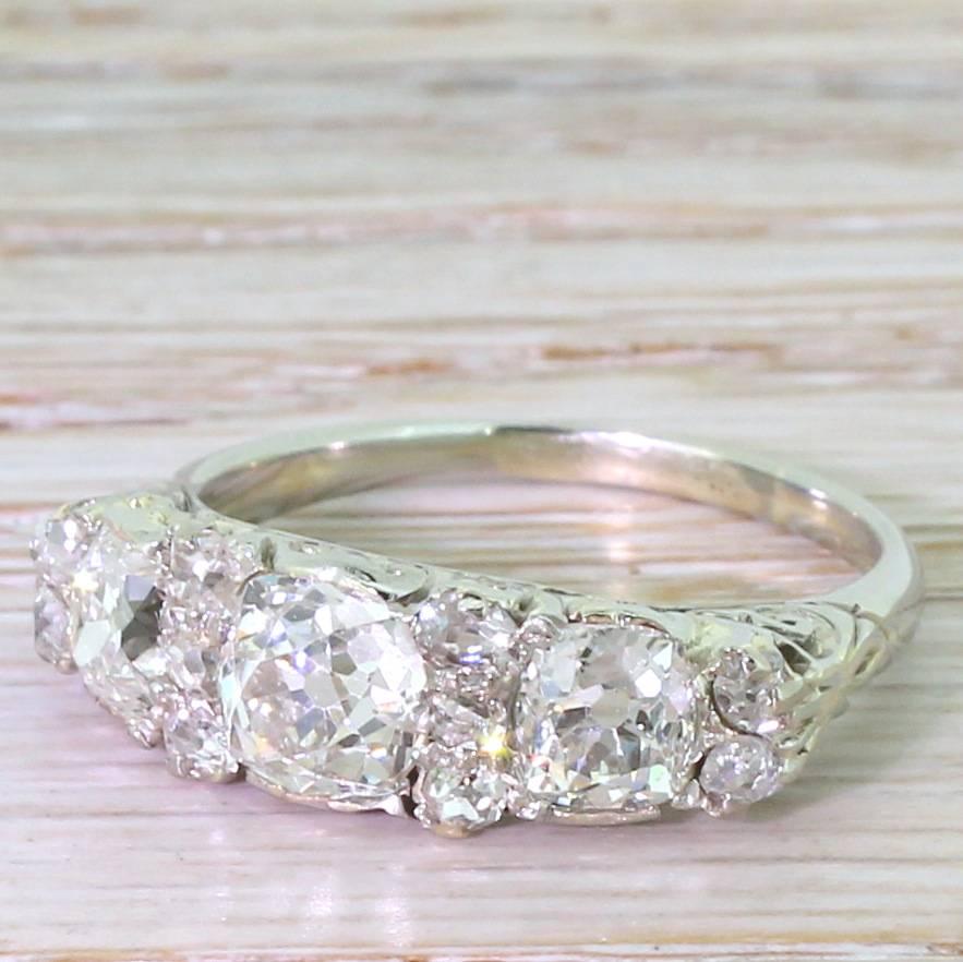 Early 20th Century 3.00 Carat Old Cut Diamond gold Trilogy Ring 1