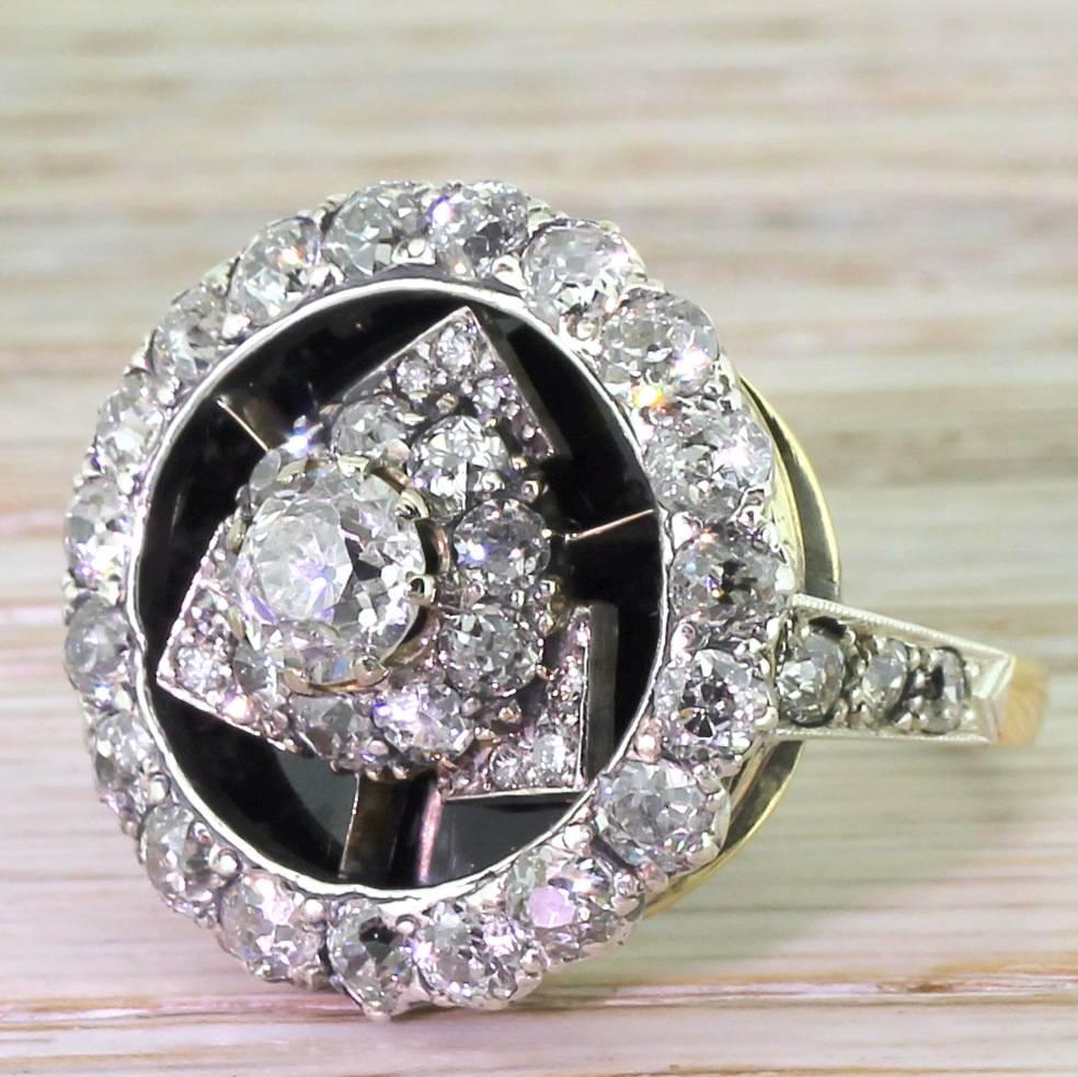 Art Deco 4.40 Carat Old Cut Diamond Onyx Gold Platinum Cluster Ring For Sale 2