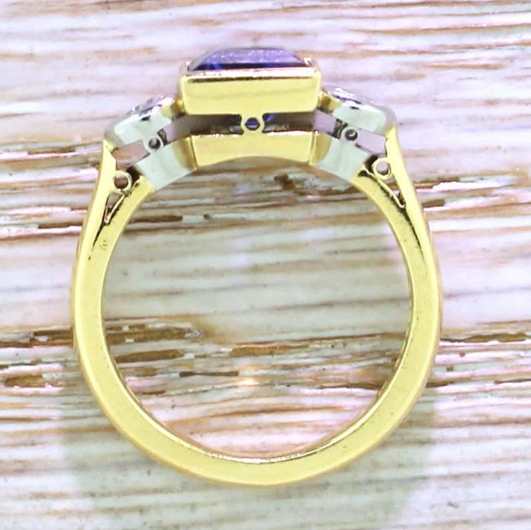 Boodles Step Cut Sapphire Old Cut Diamond Gold Trilogy Ring In Excellent Condition For Sale In Theydon Bois, Essex