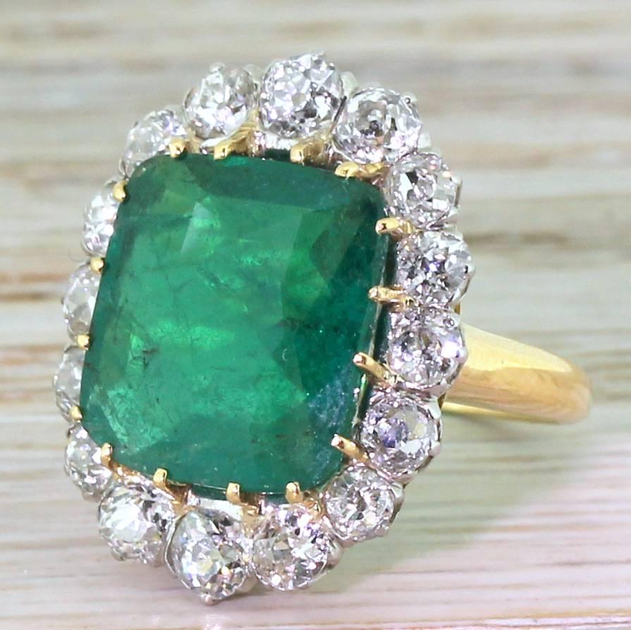 Art Deco 5.08 Carat Colombian Emerald Old Cut Diamond Platinum Cluster Ring For Sale 3
