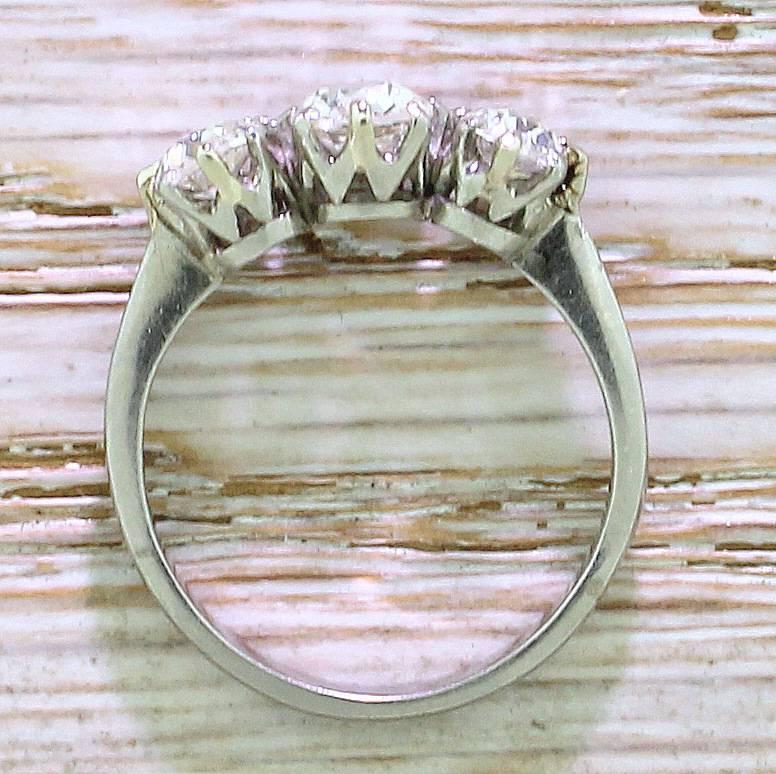Women's Art Deco 1.50 Carats Old Cut Diamonds Gold Trilogy Ring