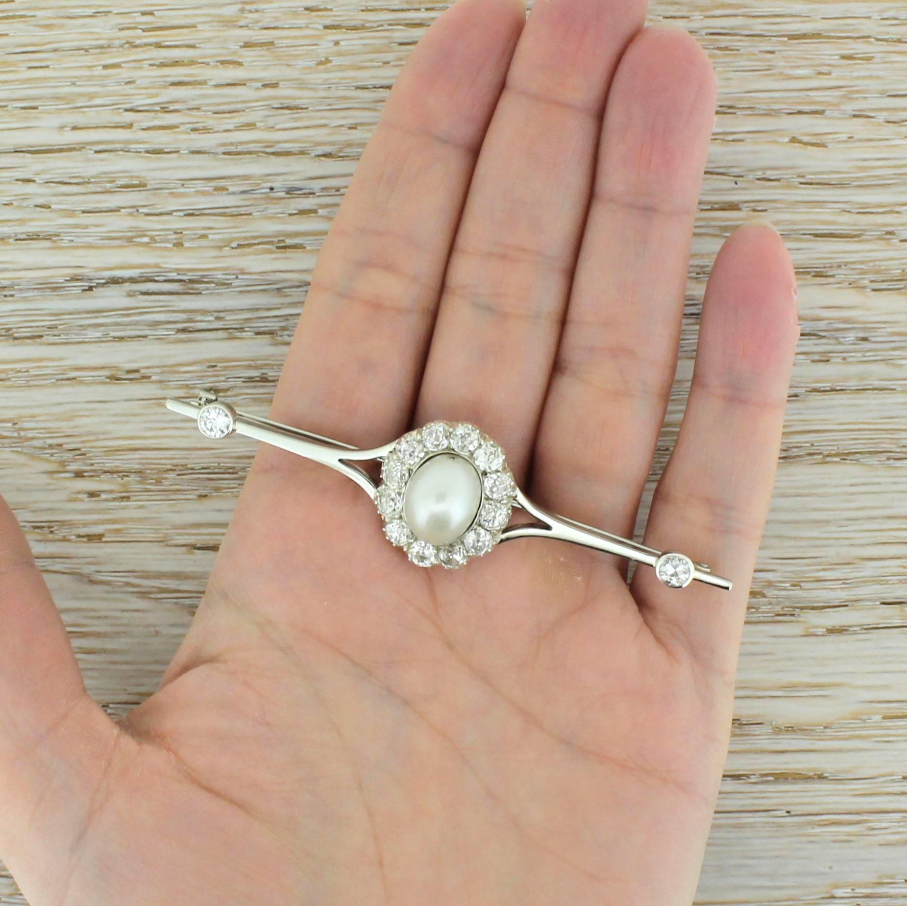 Art Deco Natural Pearl & 3.60 Carat Old Cut Diamond Pin Brooch For Sale 1