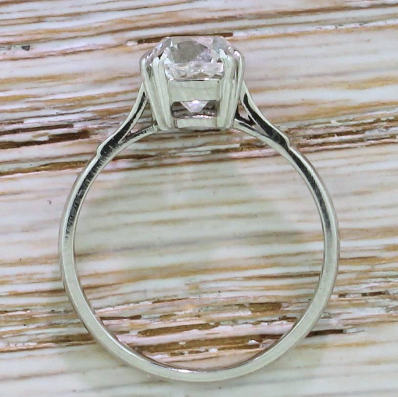 Women's Art Deco 1.72 Carat Old Mine Cut Diamond Platinum Engagement Ring For Sale