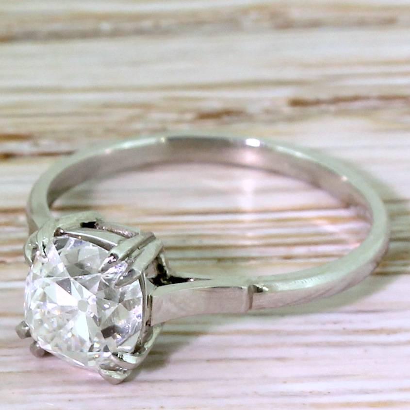 Art Deco 1.72 Carat Old Mine Cut Diamond Platinum Engagement Ring For Sale 3