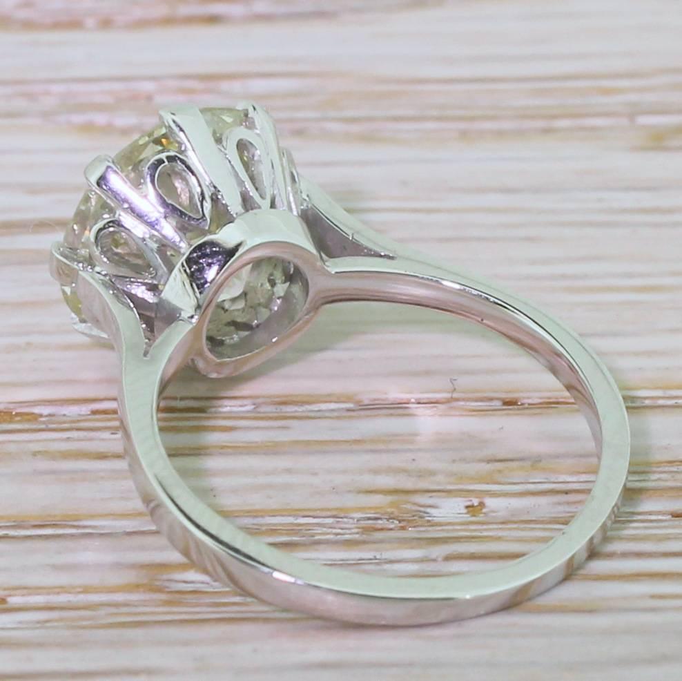 Women's or Men's Art Deco 4.12 Carat Old European Cut Diamond Engagement Ring For Sale