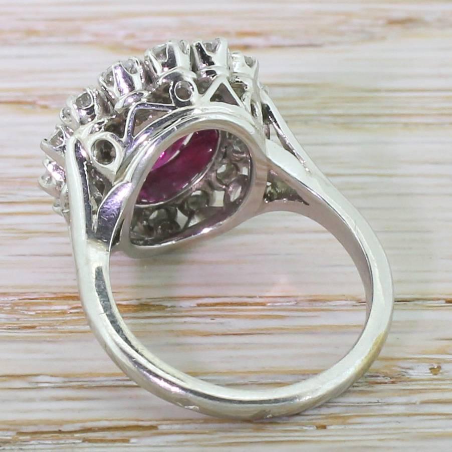 Women's Late 20th Century 3.25 Carat Natural Thai Ruby and Diamond Platinum Ring For Sale