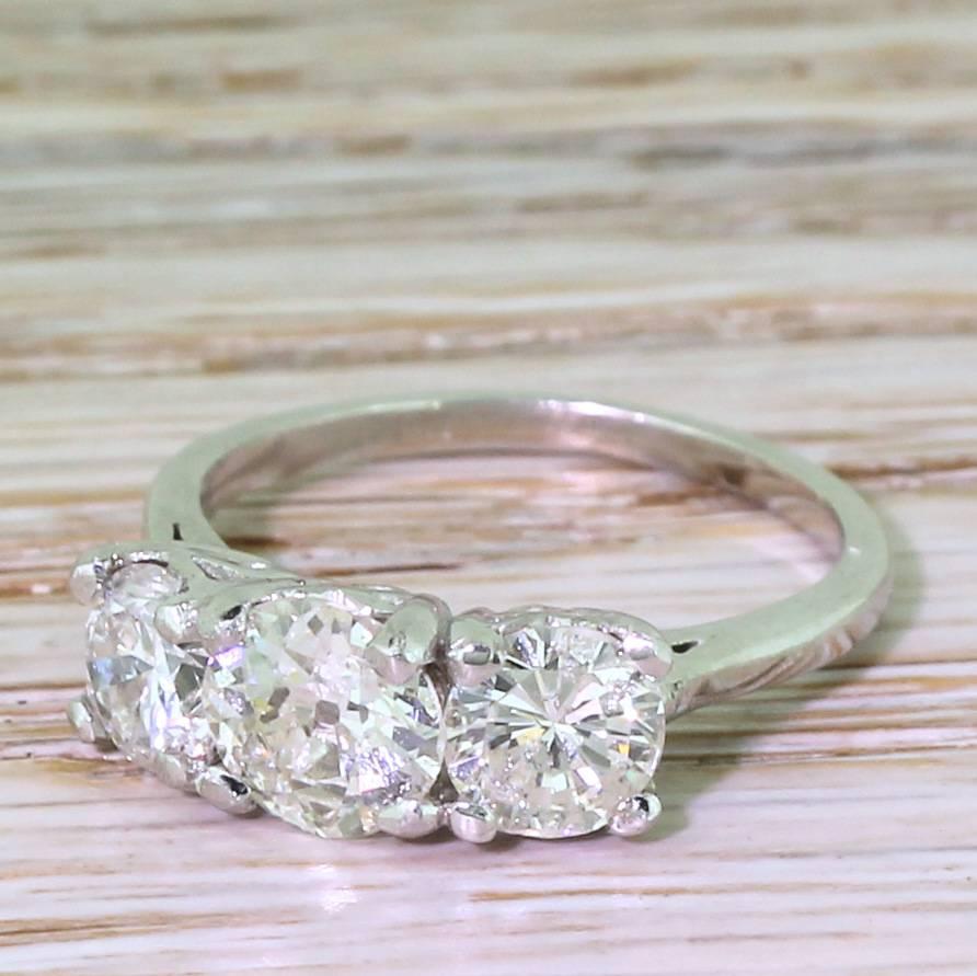 Mid-Century 2.14 Carat Old Cut Diamond Trilogy Ring For Sale 2