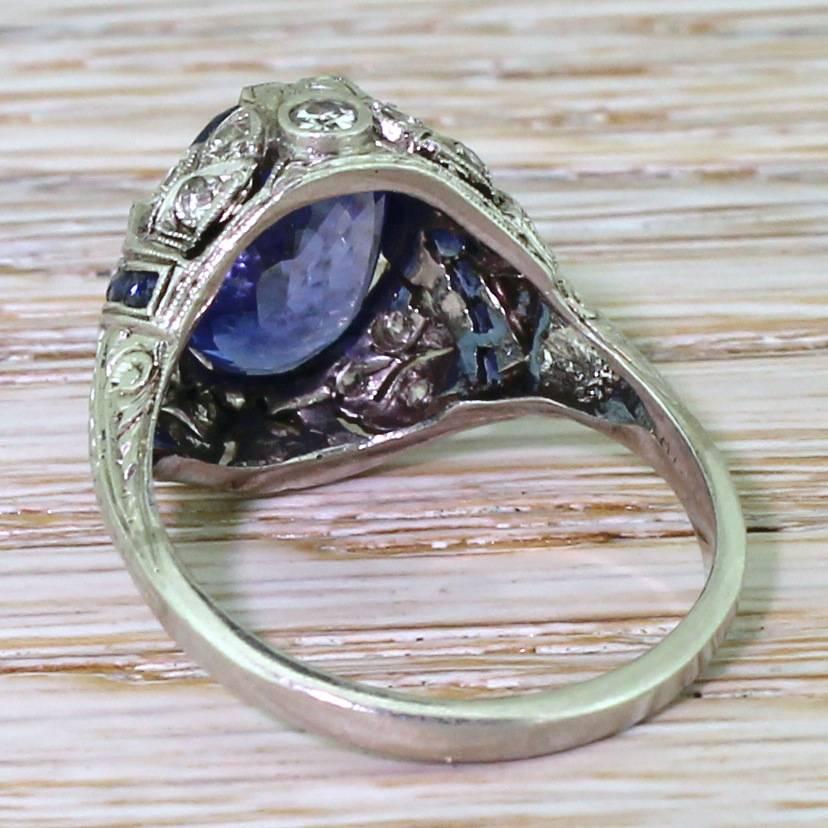 Art Deco 5.07 Carat Natural Ceylon Sapphire Platinum Solitaire Ring In Excellent Condition For Sale In Theydon Bois, Essex