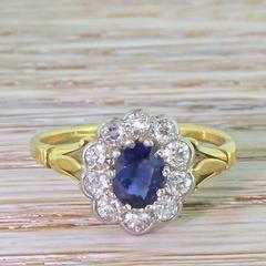 Edwardian 0.90 Carat Natural Sapphire Diamond Yellow Gold Cluster Ring