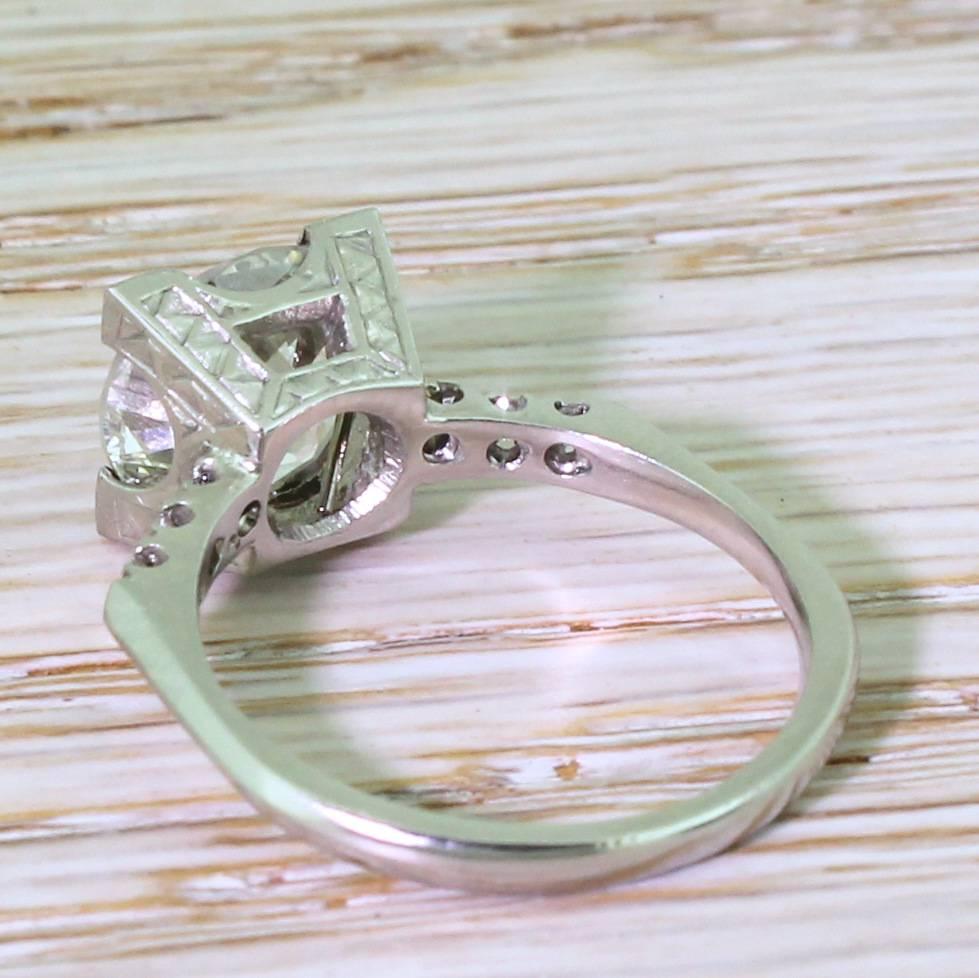 Women's Art Deco 3.46 Carat Old European Cut Diamond Engagement Ring For Sale