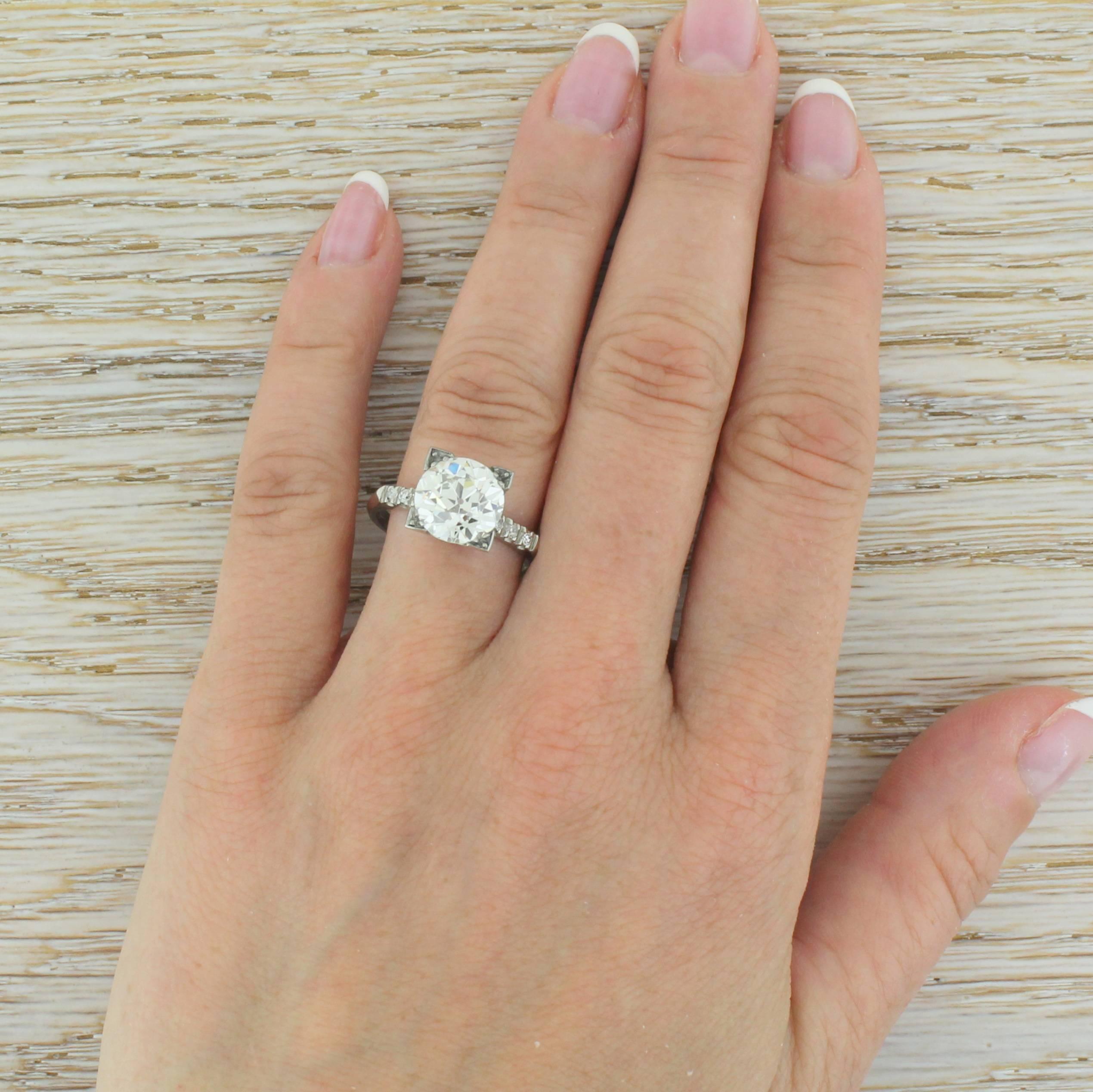 Art Deco 3.46 Carat Old European Cut Diamond Engagement Ring For Sale 2
