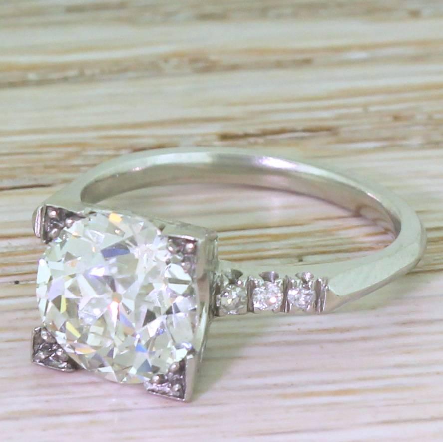 Art Deco 3.46 Carat Old European Cut Diamond Engagement Ring For Sale 3