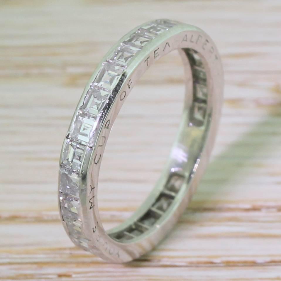 Mid-Century 2.16 Carat Carré Cut Diamond Eternity Ring, Dated 1950 For Sale 2