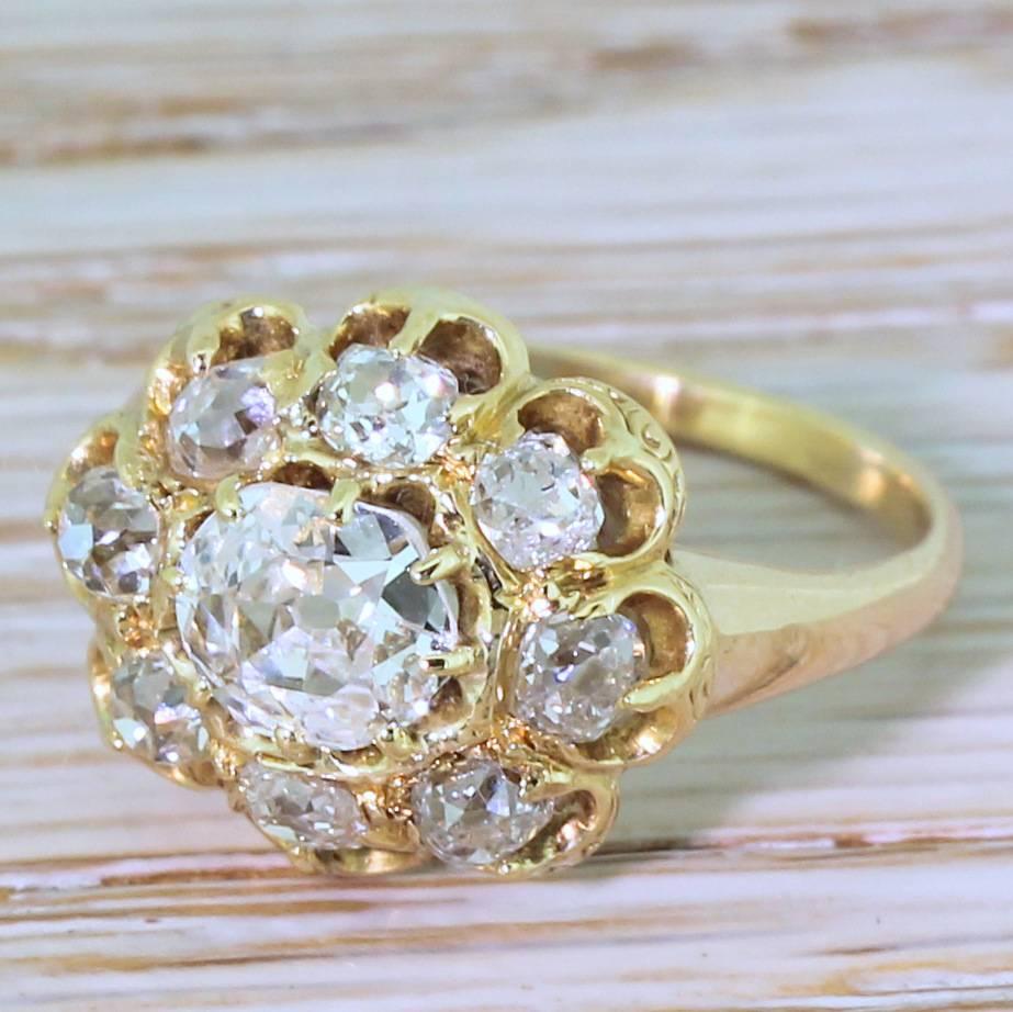 Victorian 1.55 Carat Old Cut Diamond Cluster Ring For Sale 3