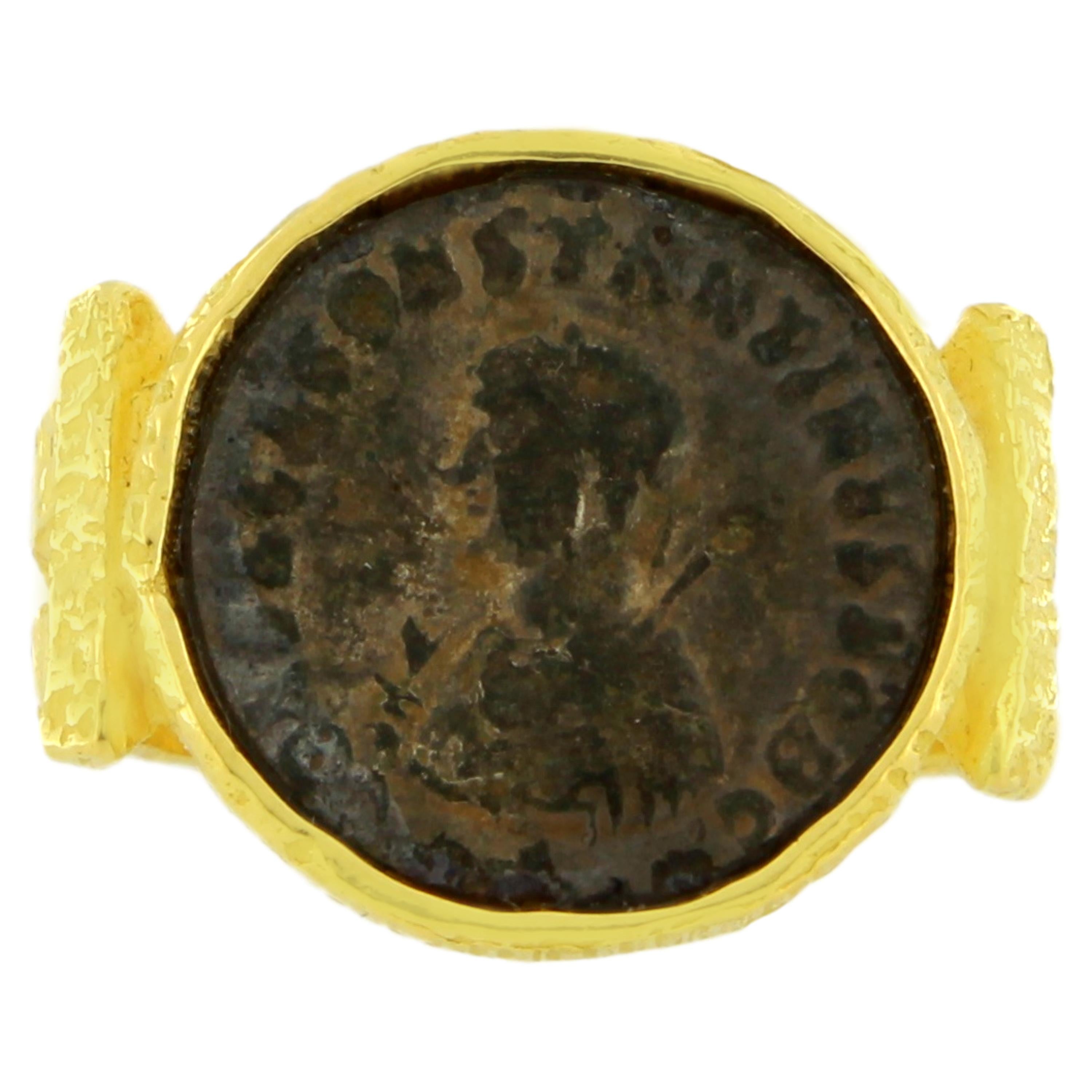 Antiker römischer Münzring aus satiniertem Gelbgold, aus der Collection'S 
