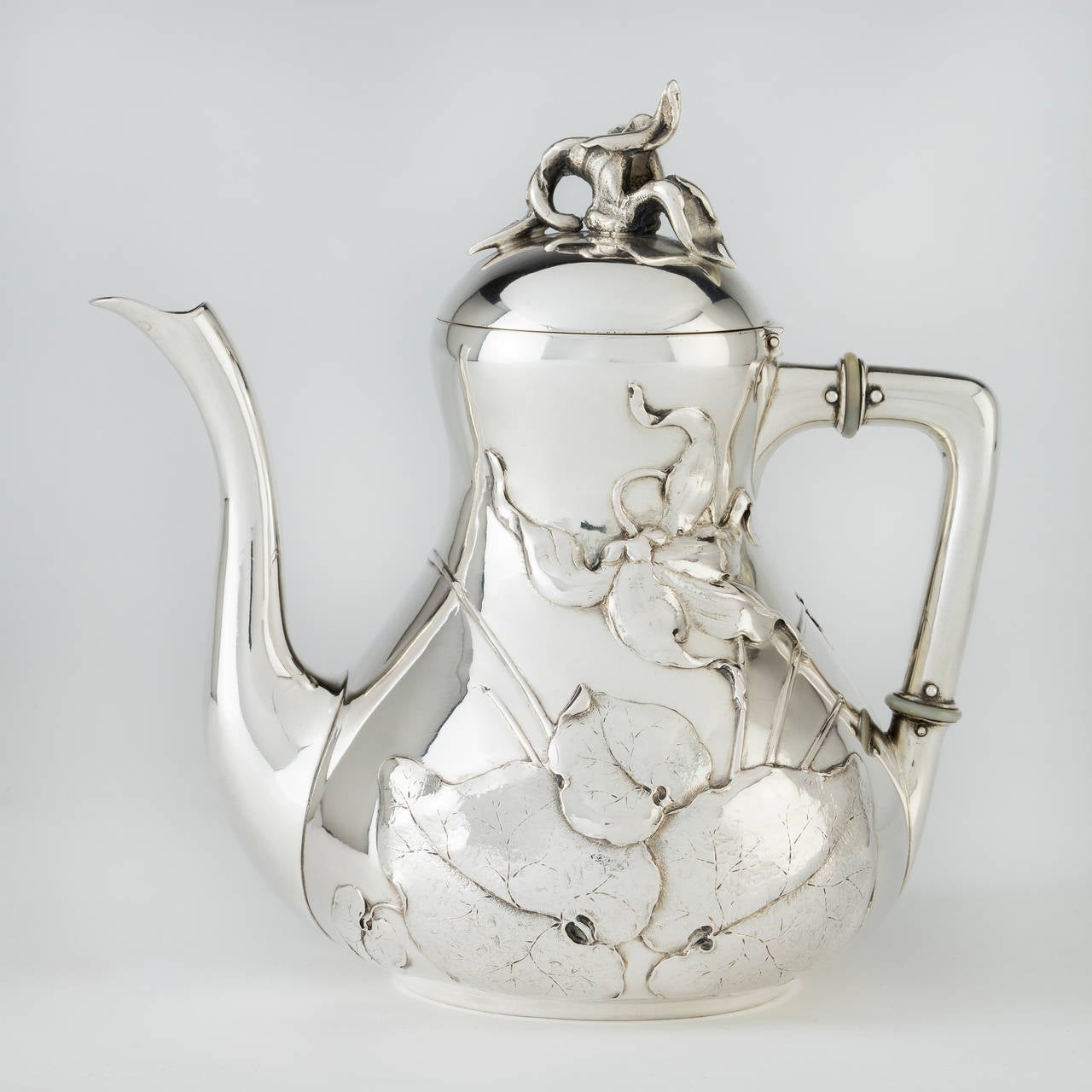 Philippe WOLFERS (1858-1929)

Tea pot 