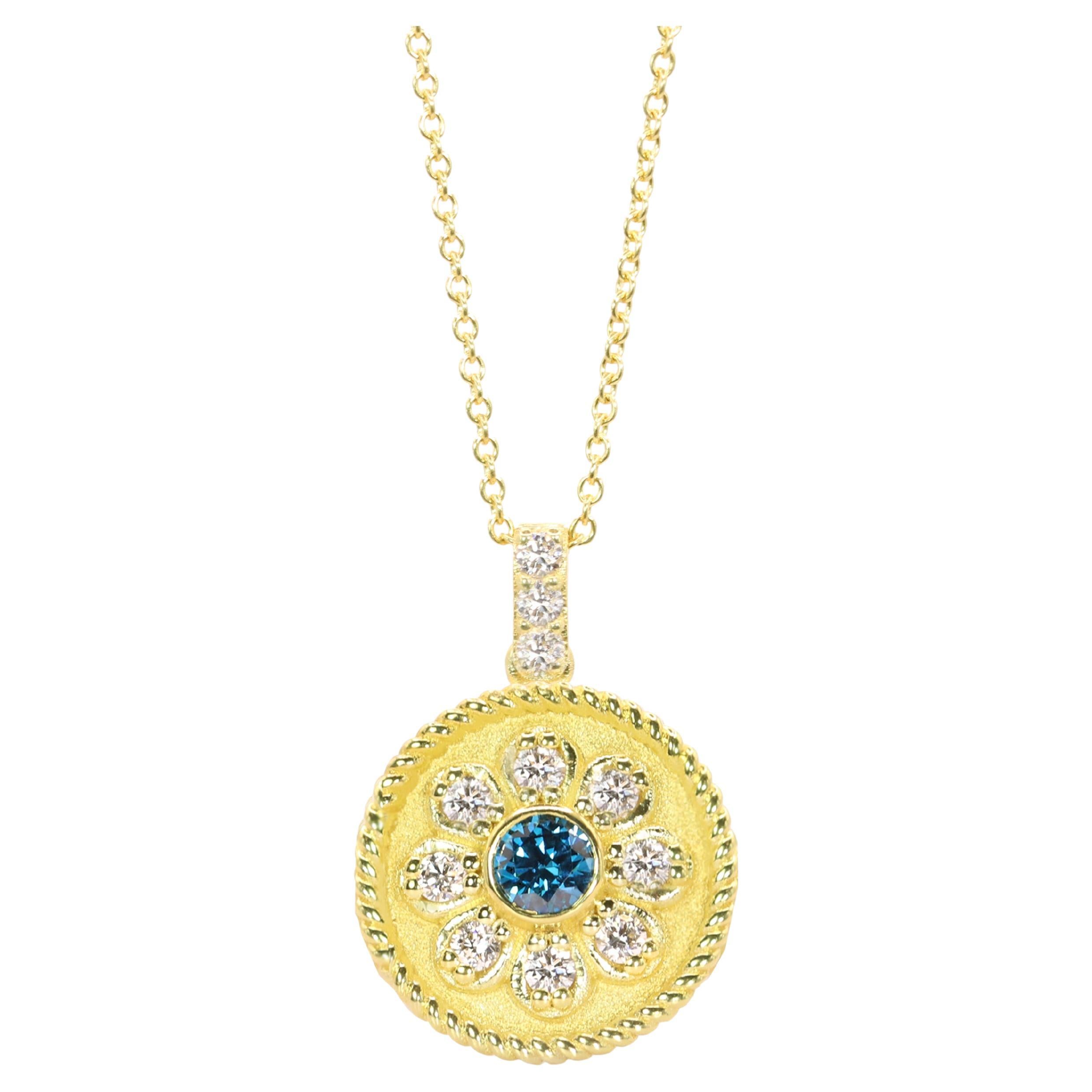 Ciondolo a fiore in oro giallo 18 carati con diamanti bianchi e blu di Georgios Collections in vendita