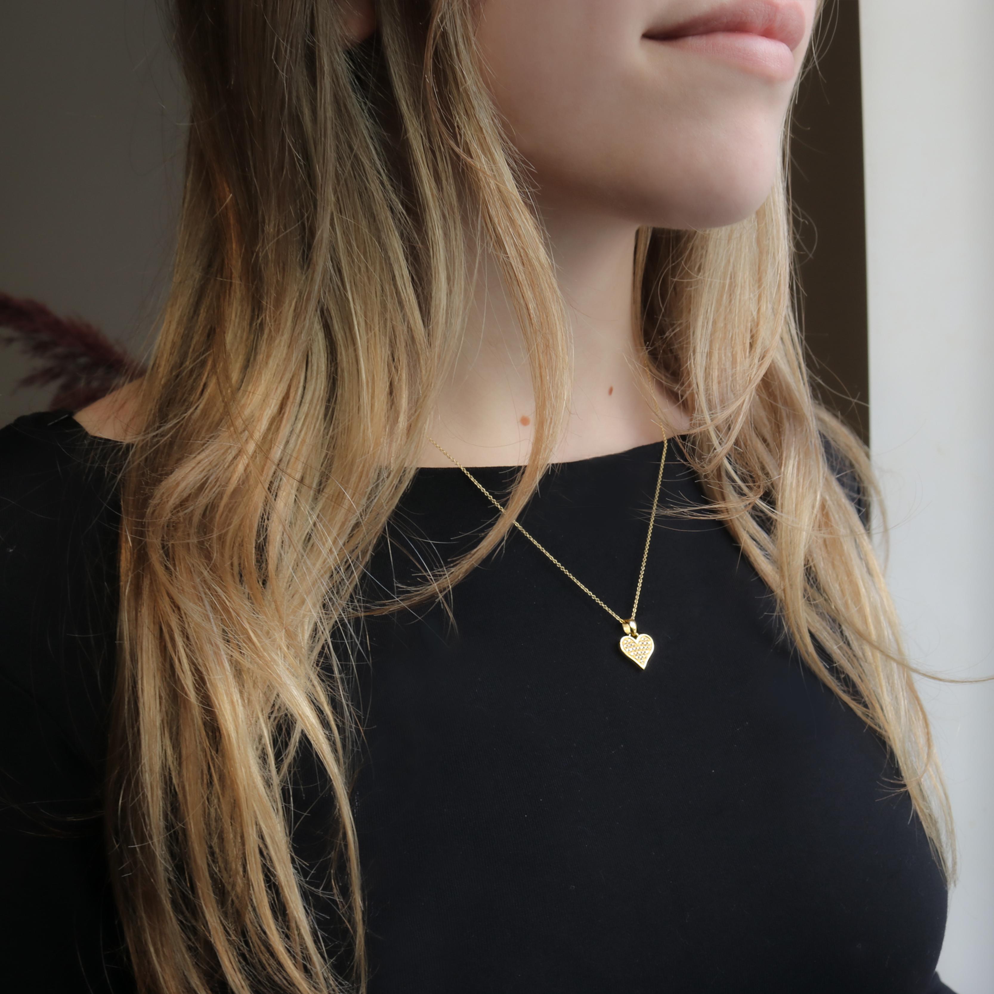 Collier à pendentif cœur en or jaune 18 carats avec diamants Georgios Collections en vente 1