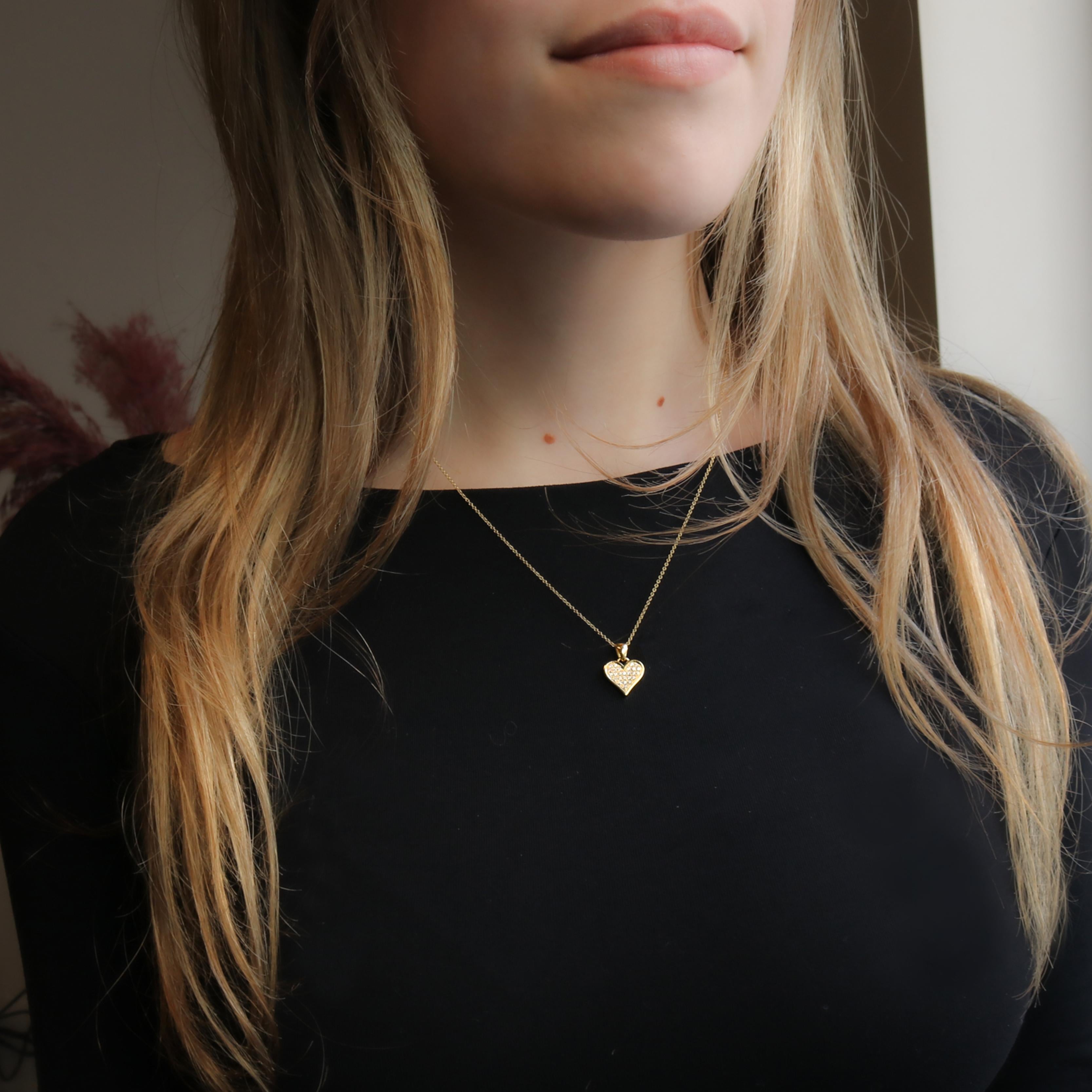 Collier à pendentif cœur en or jaune 18 carats avec diamants Georgios Collections en vente 3