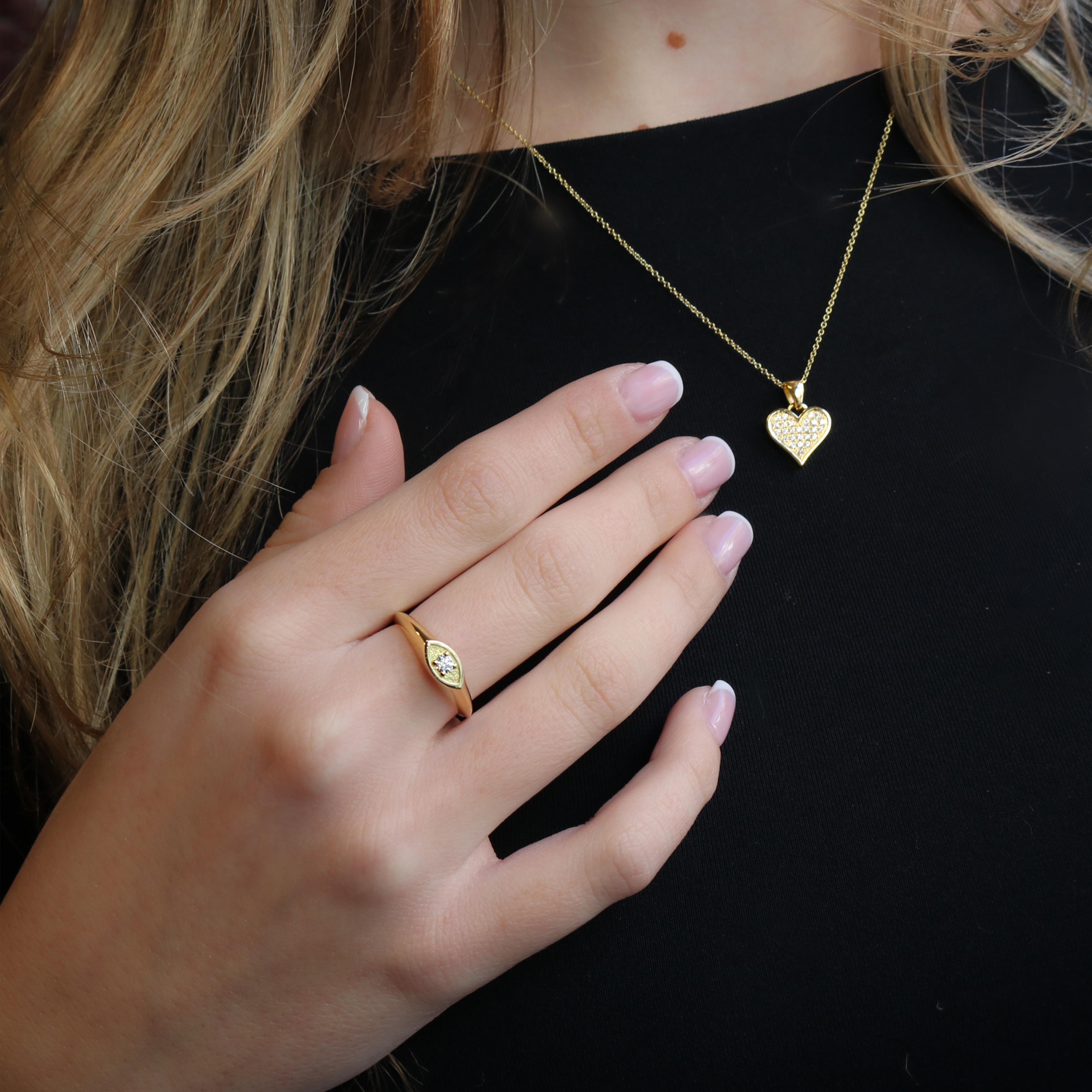 Collier à pendentif cœur en or jaune 18 carats avec diamants Georgios Collections en vente 4