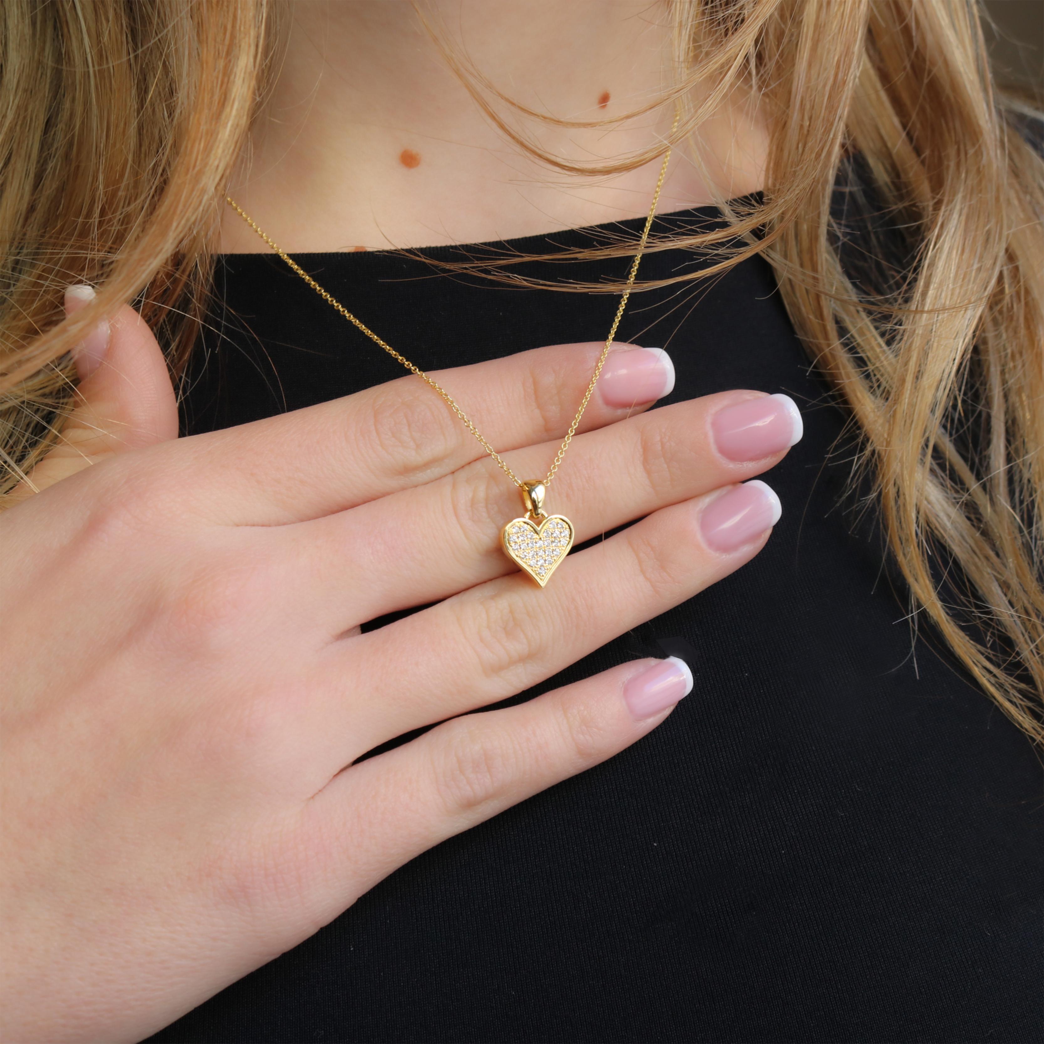 Collier à pendentif cœur en or jaune 18 carats avec diamants Georgios Collections en vente 2