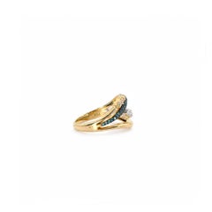 Bague « Wave » en or bicolore 18 carats de Georgios Collections, sertie de diamants bleus et blancs