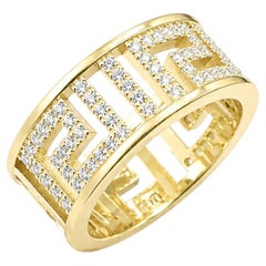Anillo ancho con diamantes y motivo griego de Georgios Collections, en oro amarillo de 18 quilates