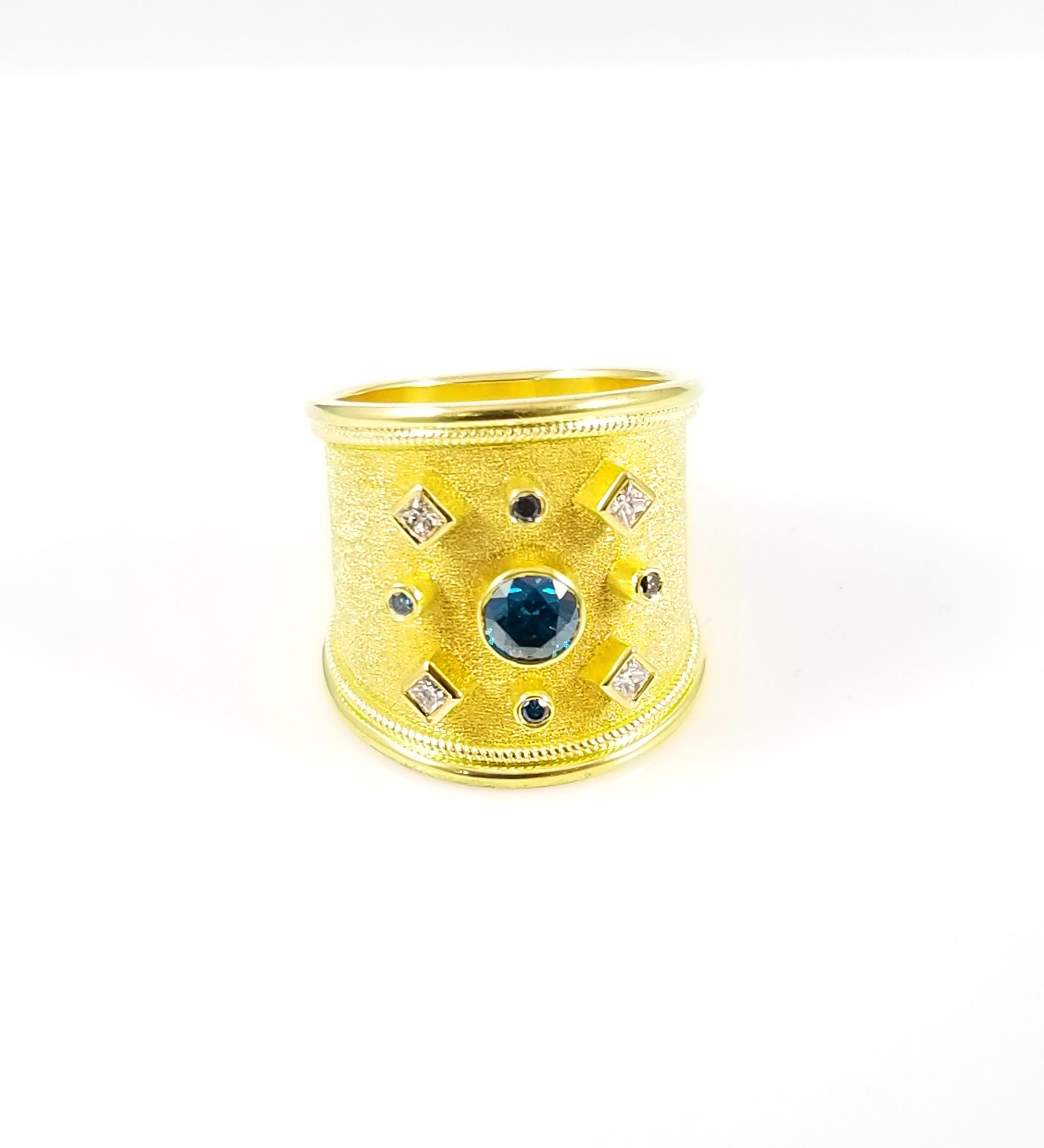 Georgios Collections 18 Karat Gelbgold Blauer und weißer Diamant Dicker Bandring (Byzantinisch) im Angebot