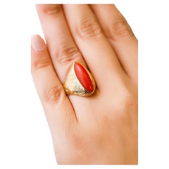 18 Karat Solid Yellow Gold Cabochon Red Coral Estate Ring Vintage Style