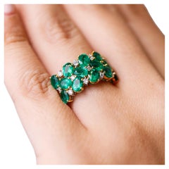 Diamond 4.09 ct Oval Cut Emerald Double Row Band in 18 kt two Tone Gold Ring